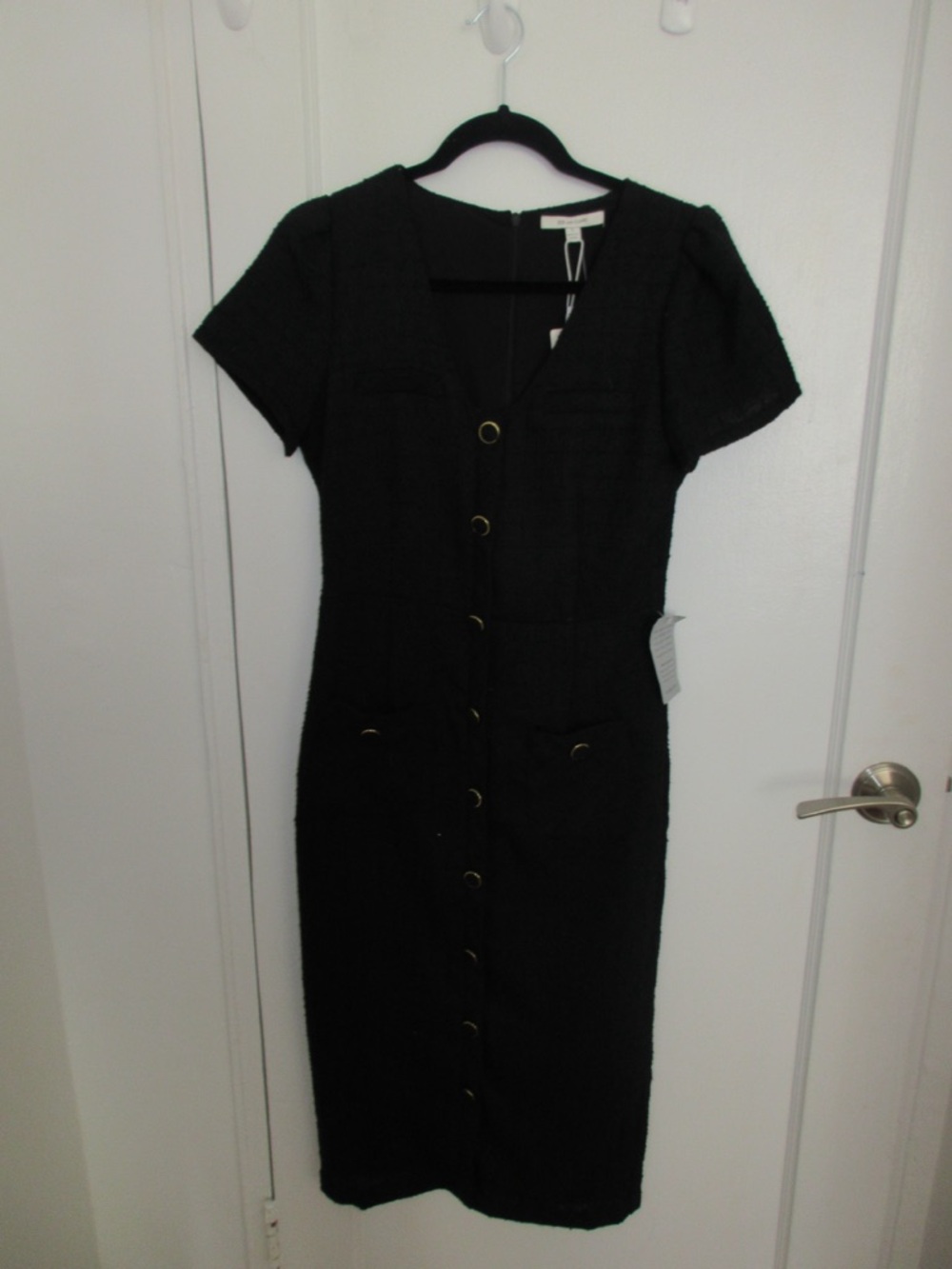 Classic Black Button-Front Midi Dress with Short Sleeves